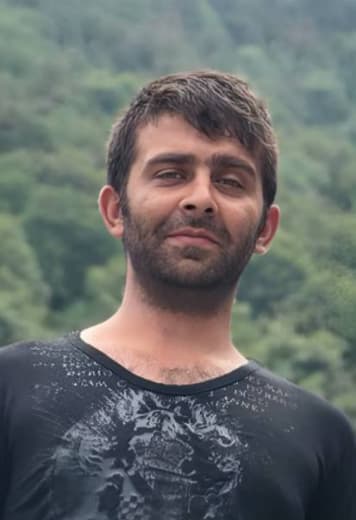 امید ساعدی