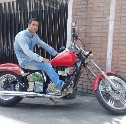 کریم عاشوری