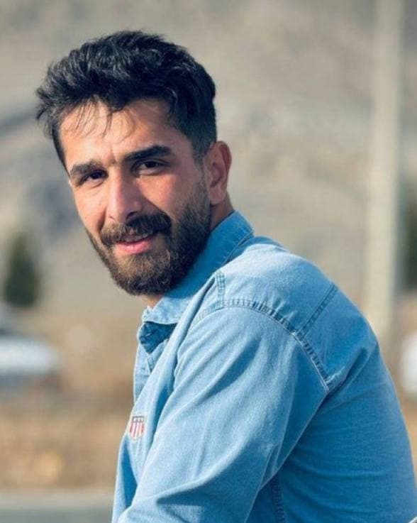 رضا اکبری