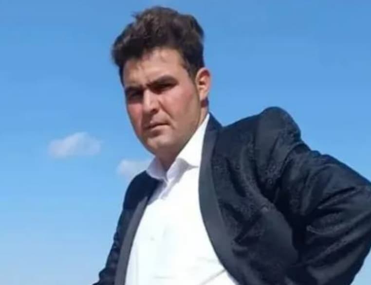 اکبر رستم